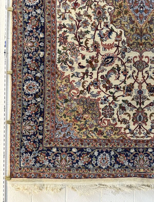 Traditional Kashan Pure Natural Wool Rug - Image 4